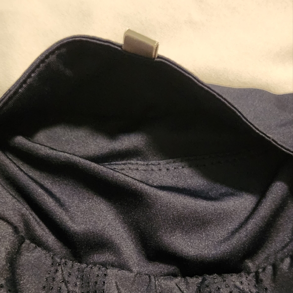 Nike dry fit running shorts - Picture 7 of 9